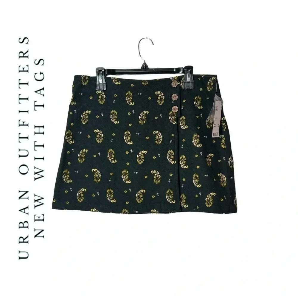 1679. URBAN OUTFITTERS MINI LENGTH WRAP SKIRT WITH BUTTON CLOSURE SIZE X-LARGE